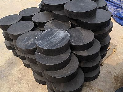 青岛板式橡胶支座由若干层橡胶片与薄钢板经加压硫化